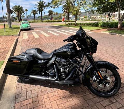 HARLEY-DAVIDSON STREET GLIDE SPECIAL 